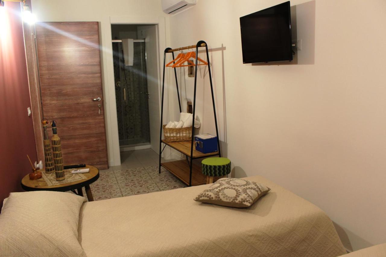 Casa Mazzone Bed & Breakfast Ciro Bagian luar foto